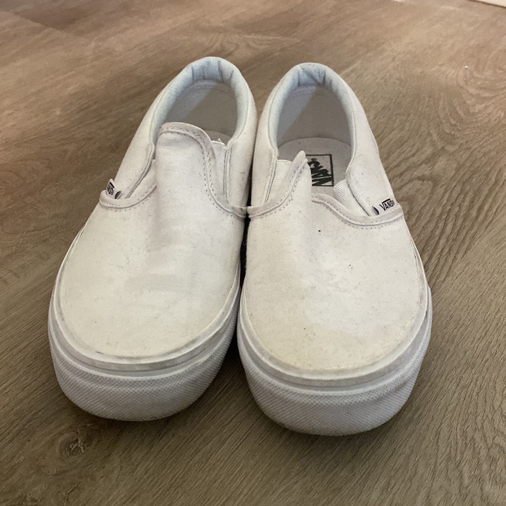 Vans Classic White Slip On Shoes - Picture 2 of 8
